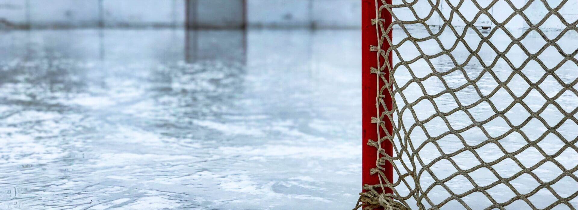 chris-liverani-5oZ9uVx7buc-unsplash Hockeyrink utomhus med två mål